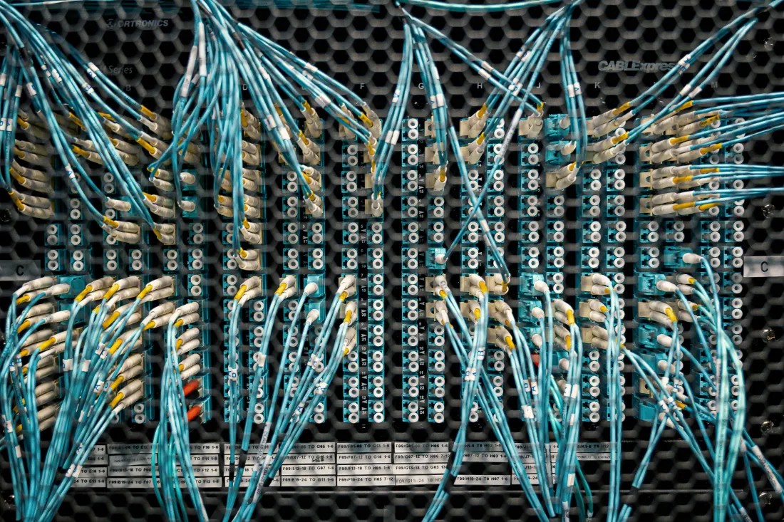 SCADA kontrol odası ekranları